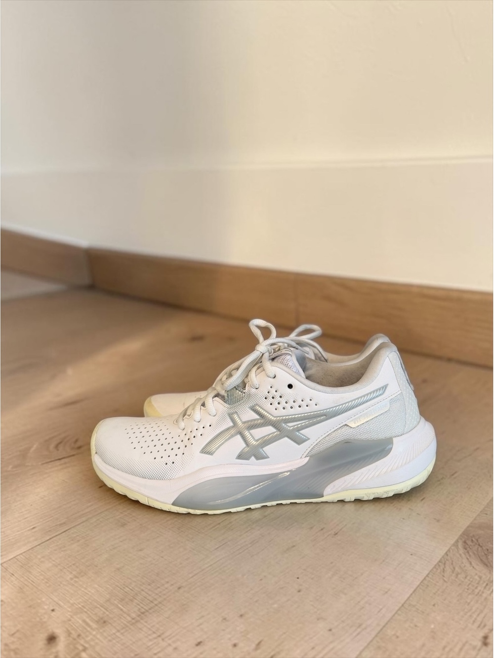 ASICS Women’s GEL-Challenger 14 Tennis / Pickleball Shoes White / Silver Size 9